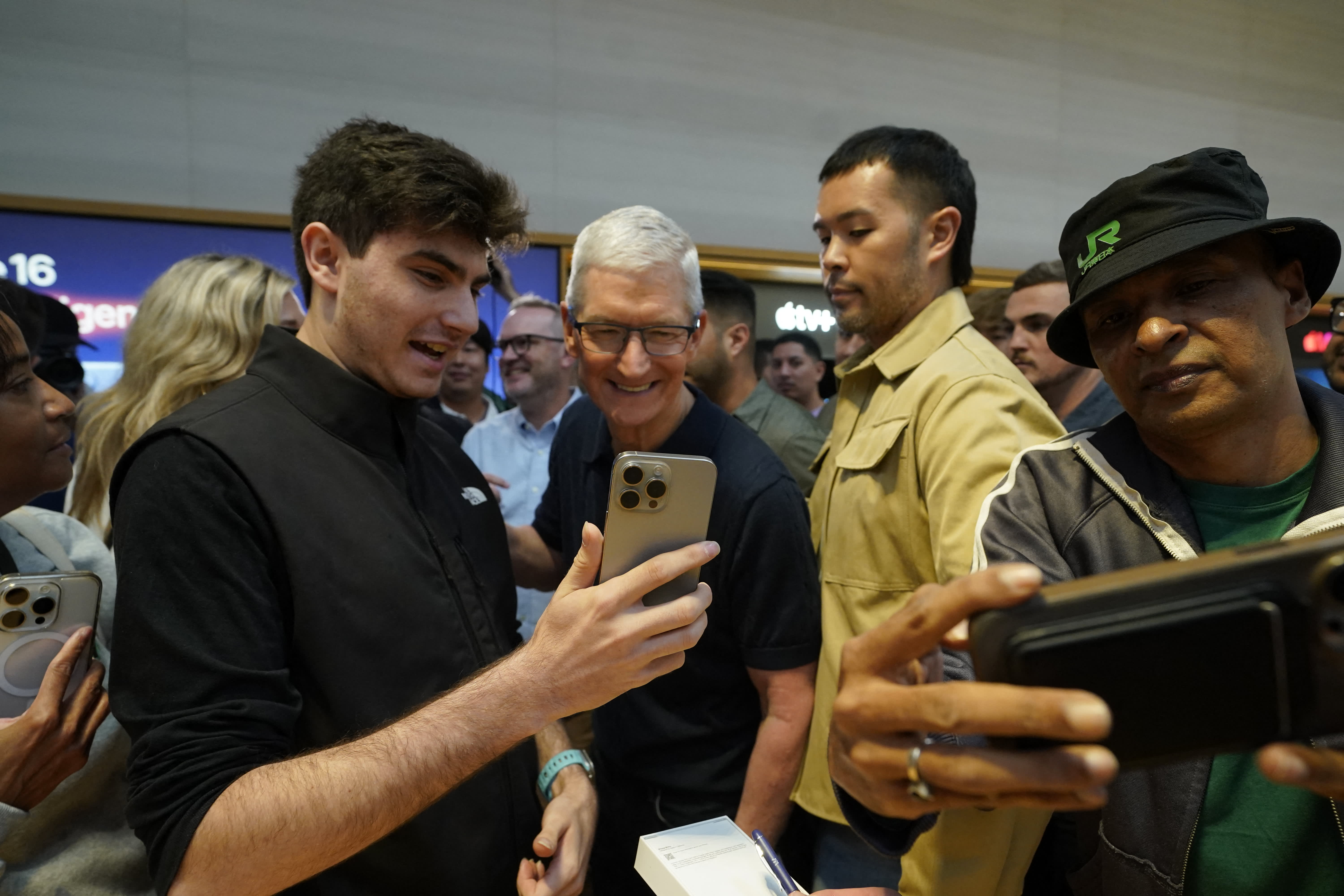 The services unit of Apple has become a $100 billion a year powerhouse following "extraordinary" growth.