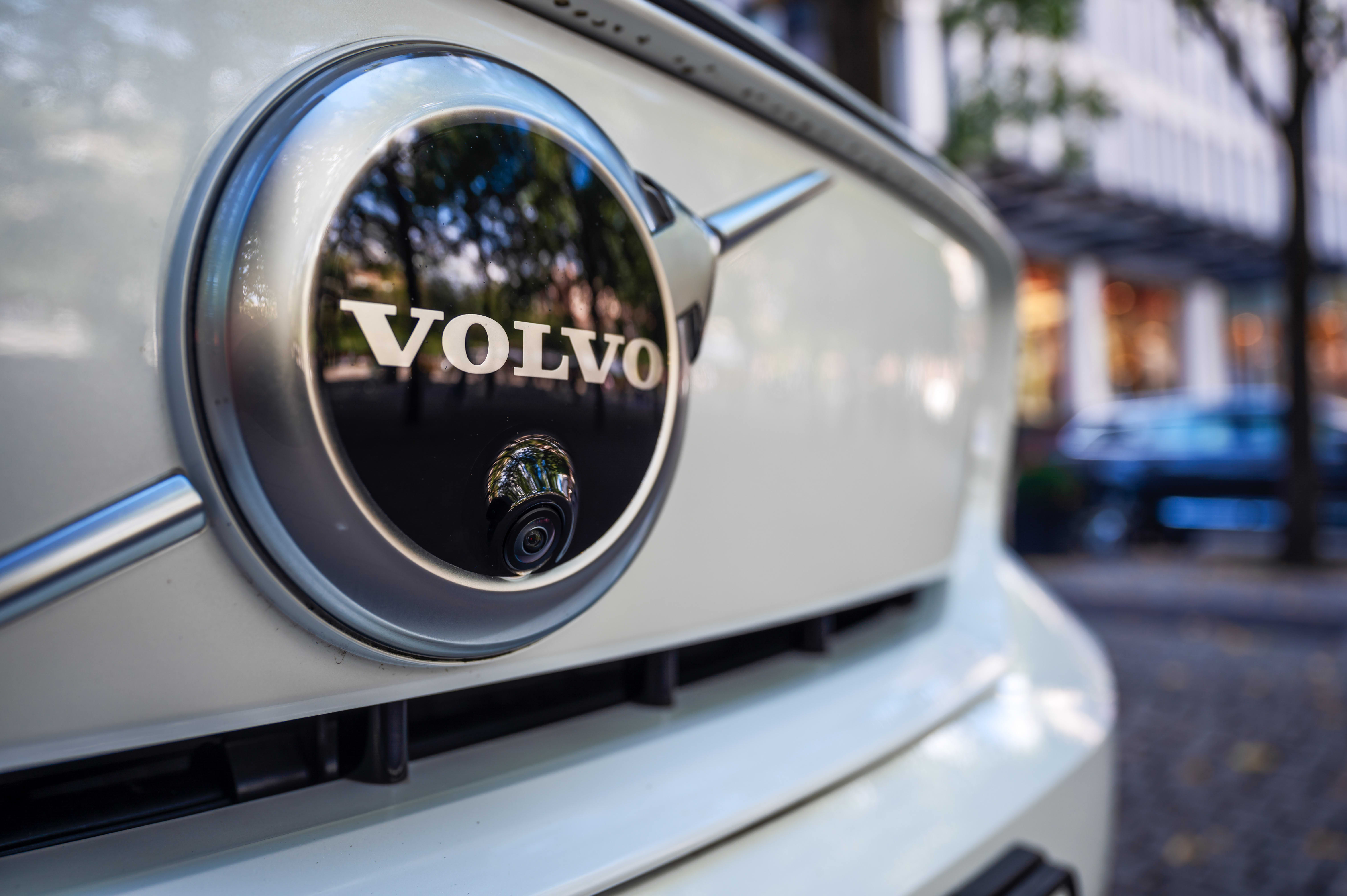 Volvo's Deputy CEO to Step Down in Management Reshuffle Amid Slowing EV Demand