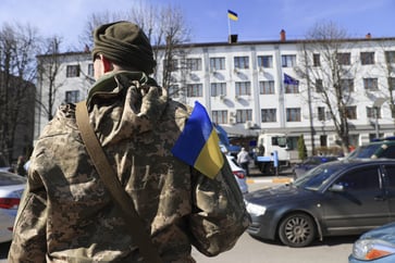 Historian Niall Ferguson warns that Putin could resort to weapons of mass destruction if Russia loses in eastern Ukraine.