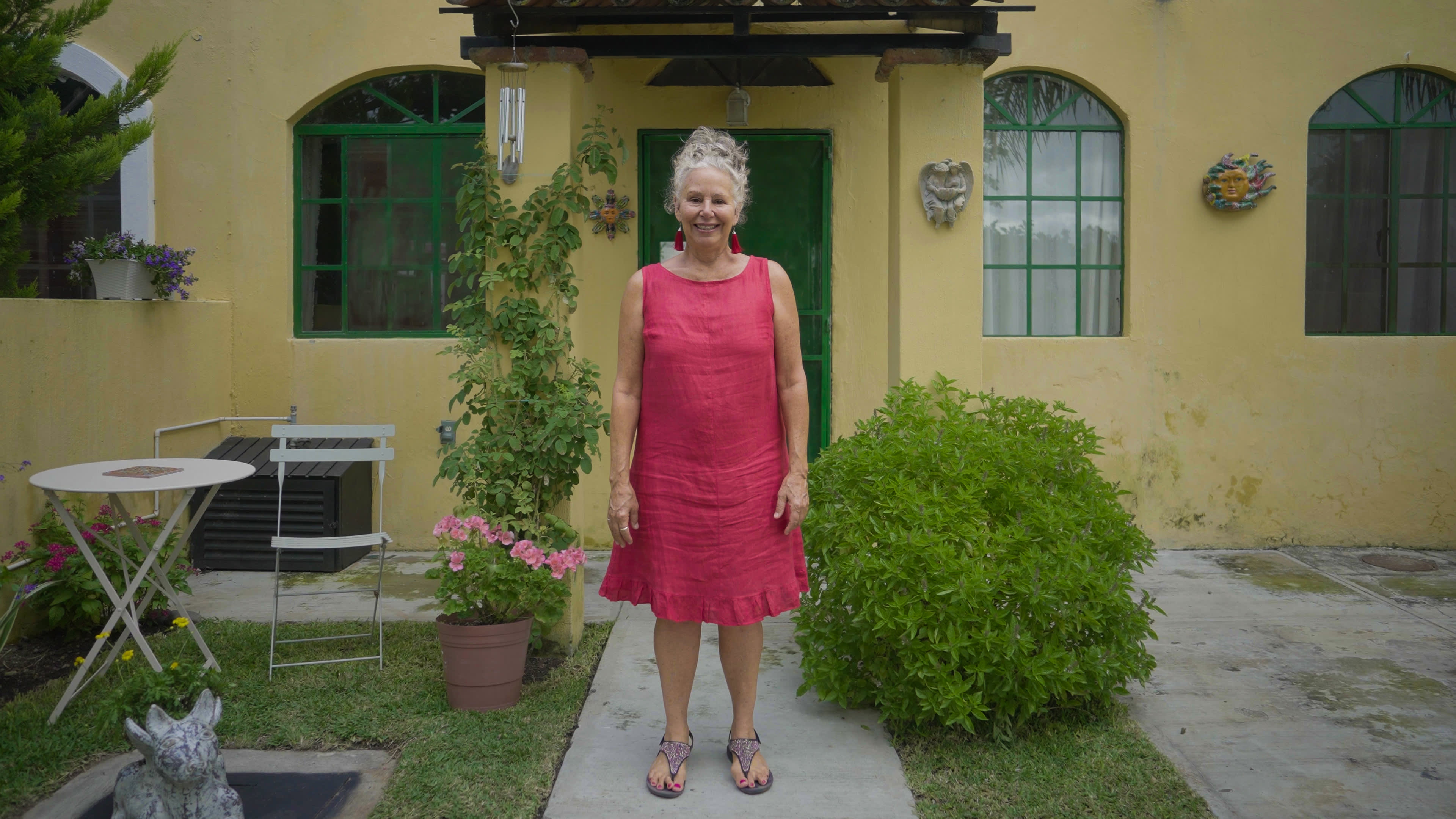 A 68-year-old retiree found the peace and tranquility he was looking for by paying $460 a month to live by a lake in Mexico.