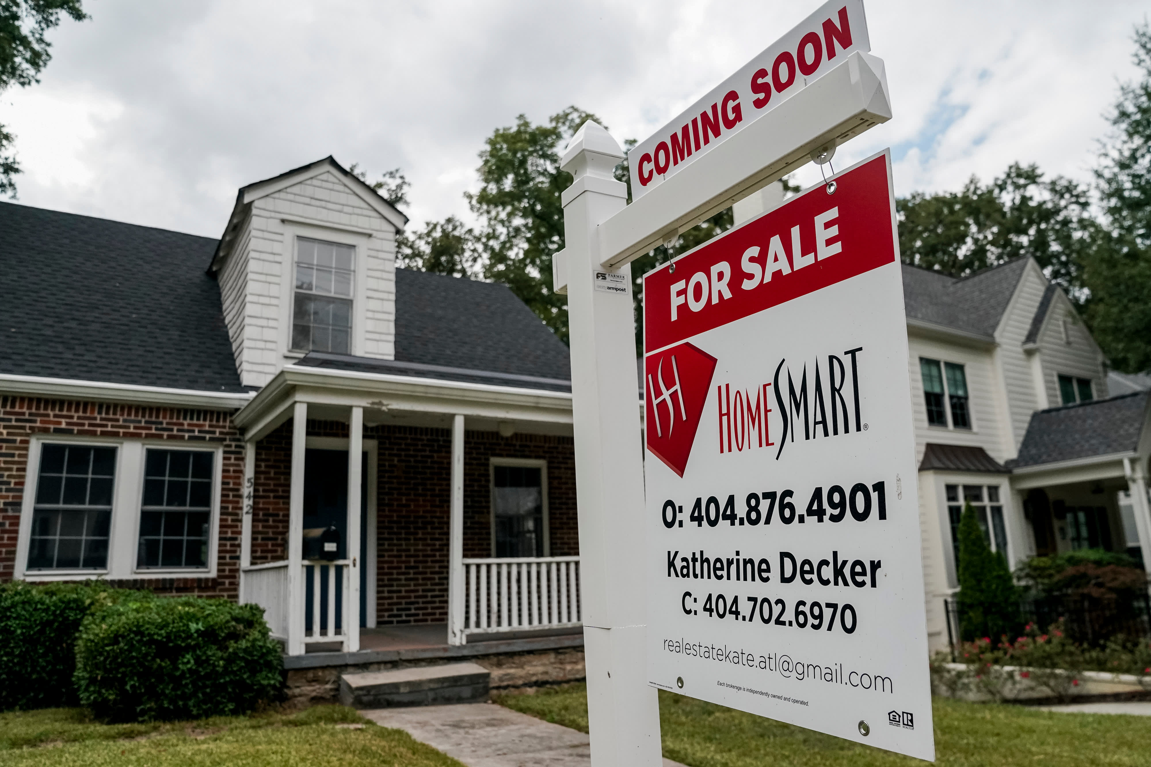 As interest rates rise before the election, mortgage demand slows down.