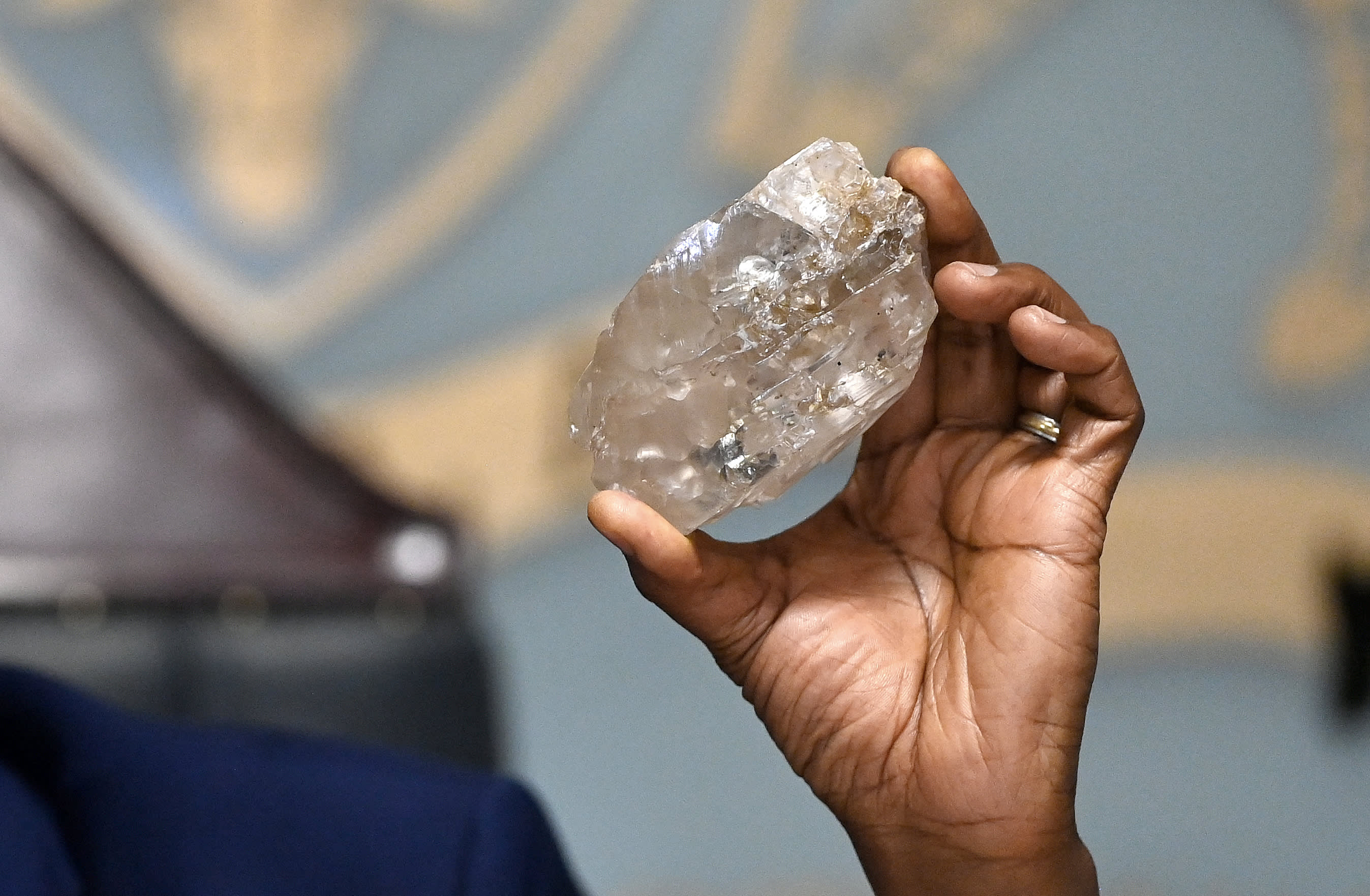 Botswana uncovers the world's second-largest diamond.