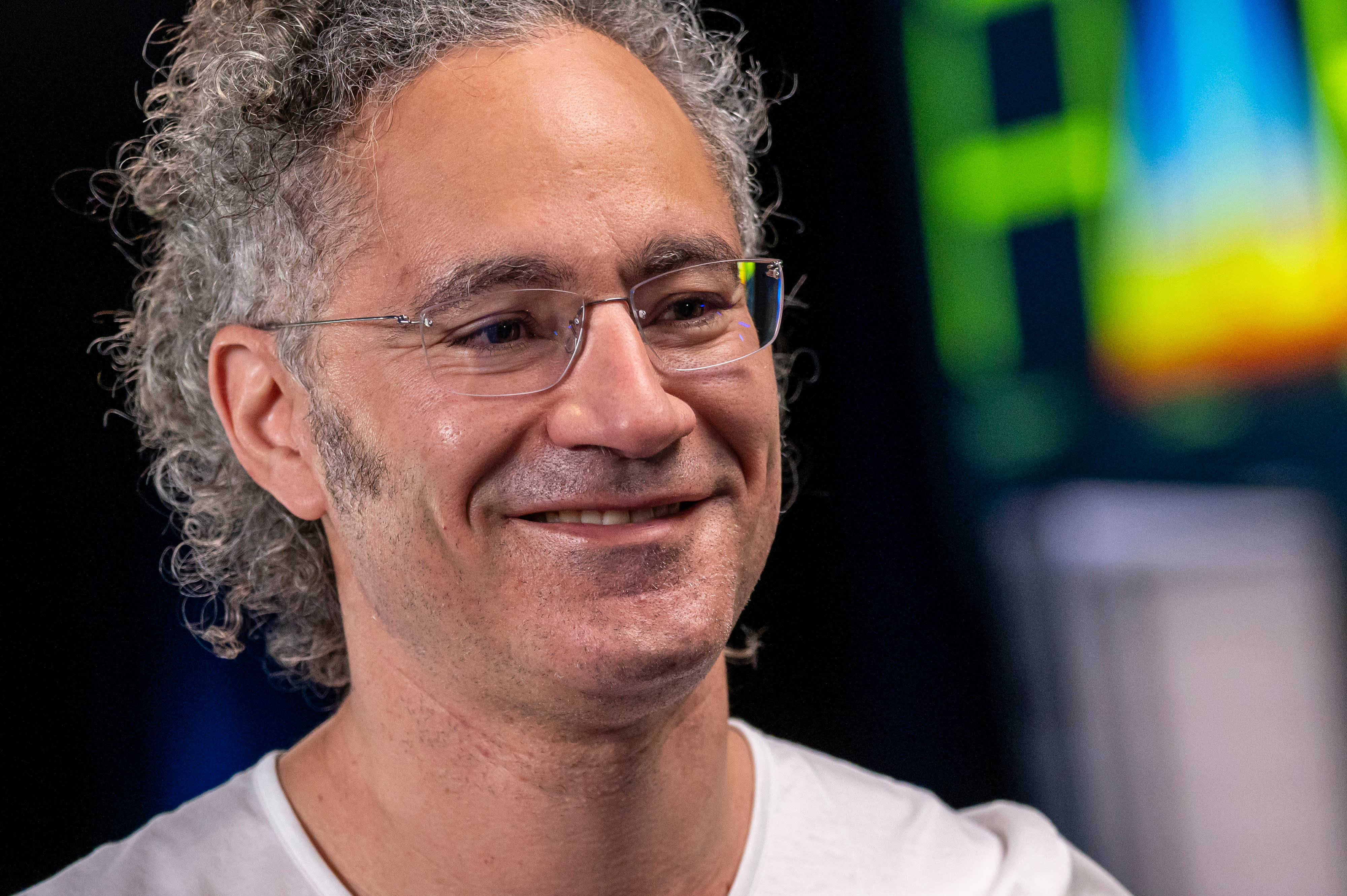 Palantir experiences a 23% increase in stock price on optimistic outlook.