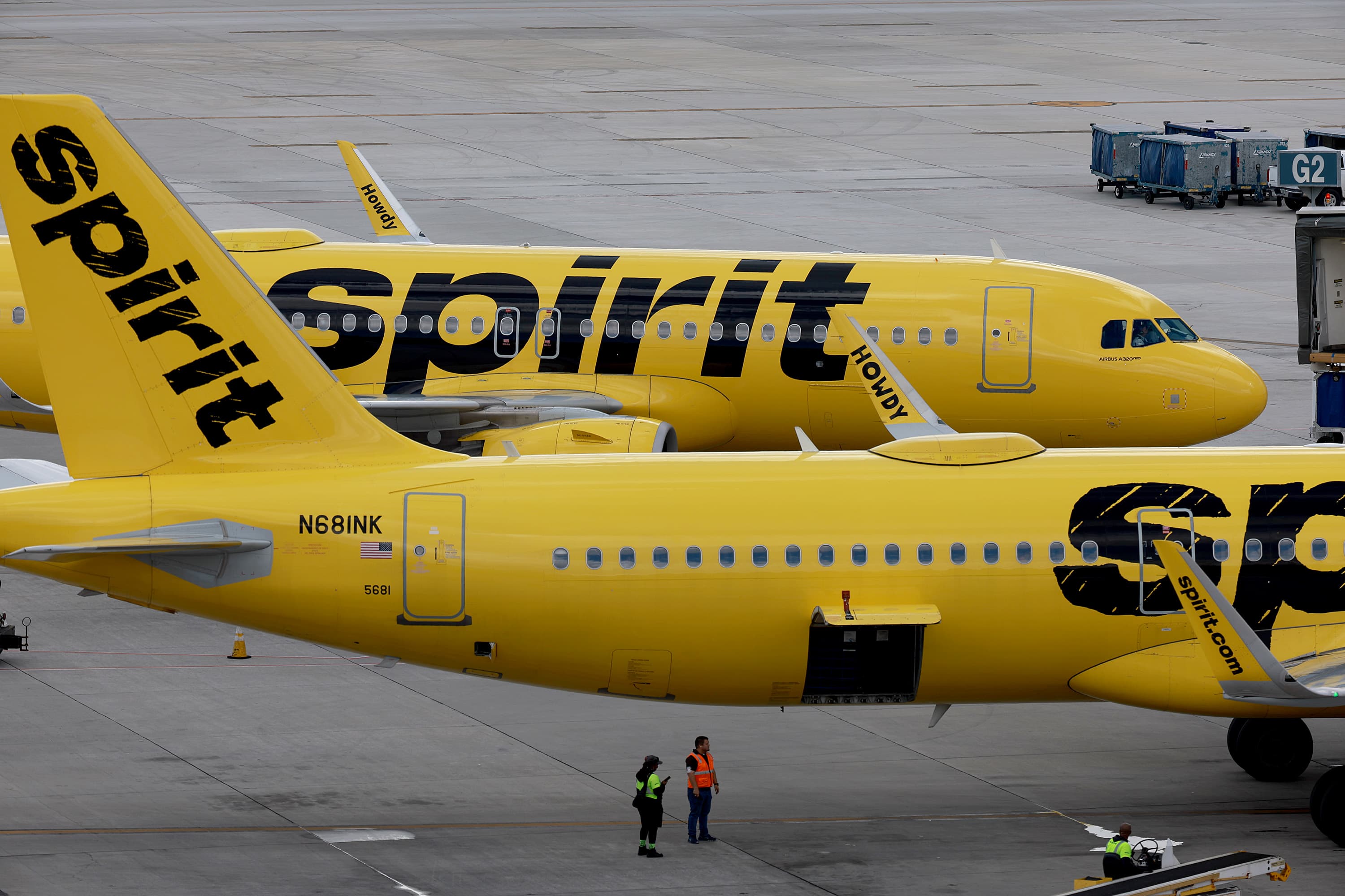 Spirit Airlines receives all-cash offer from JetBlue, disrupting planned Frontier Airlines merger.
