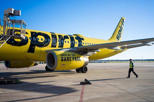 Spirit Airlines extends debt refinancing deadline by hours.