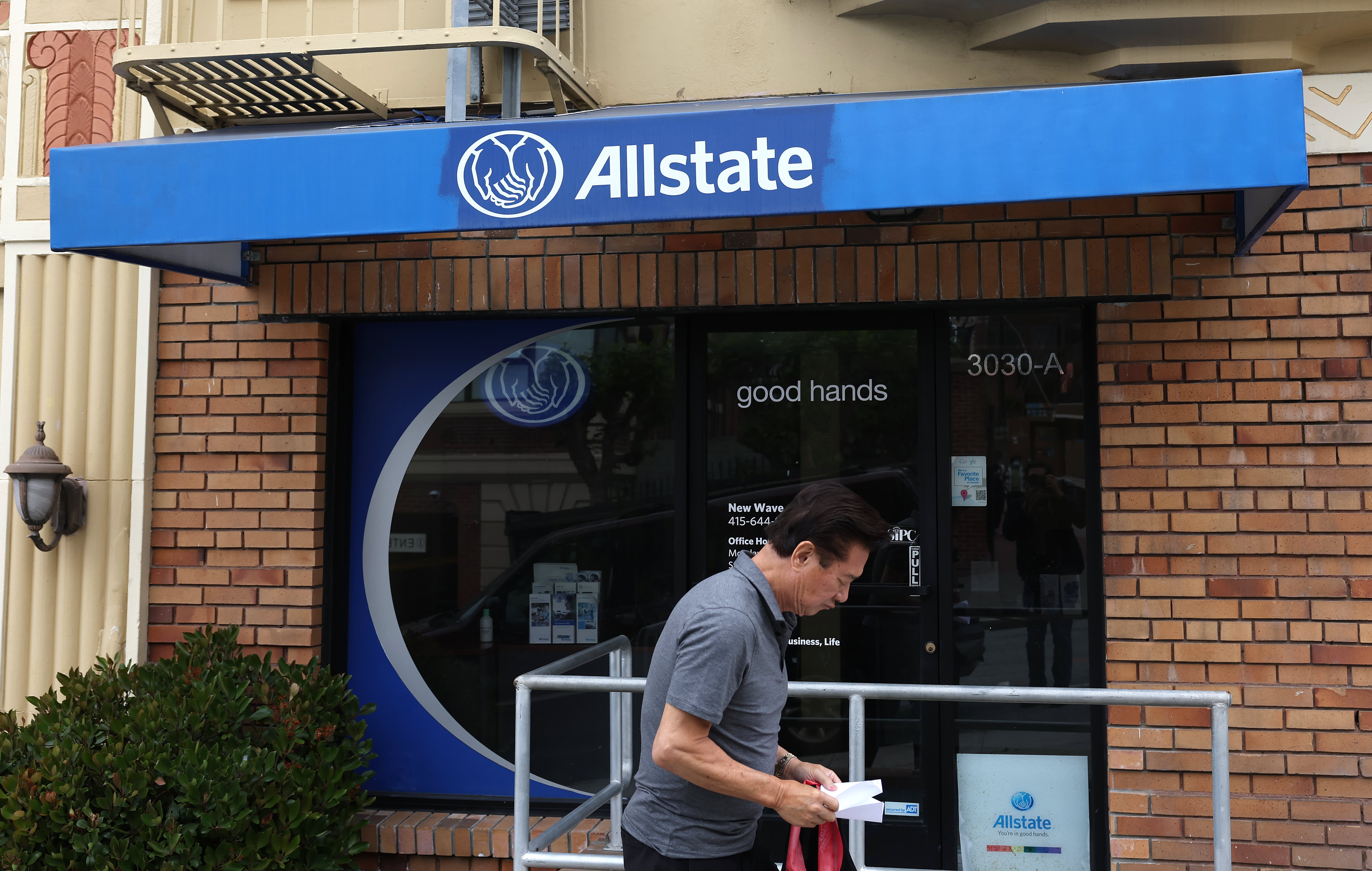 Next Insurance receives $265 million in investment from Allstate and Allianz in a major bet on insuretech.