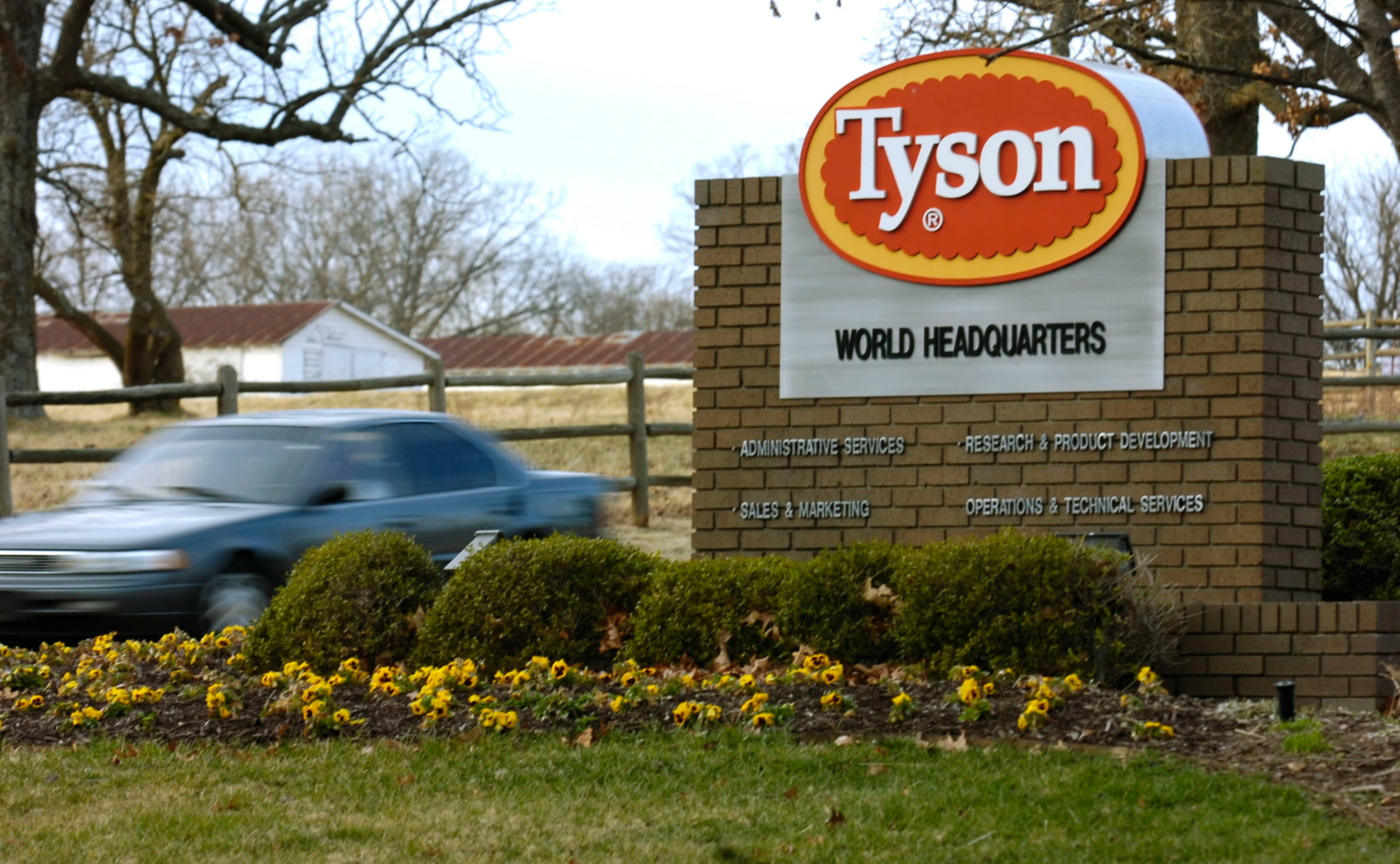 Tyson Foods switches pharmacy benefit manager to an upstart, amidst industry turmoil over cost concerns.