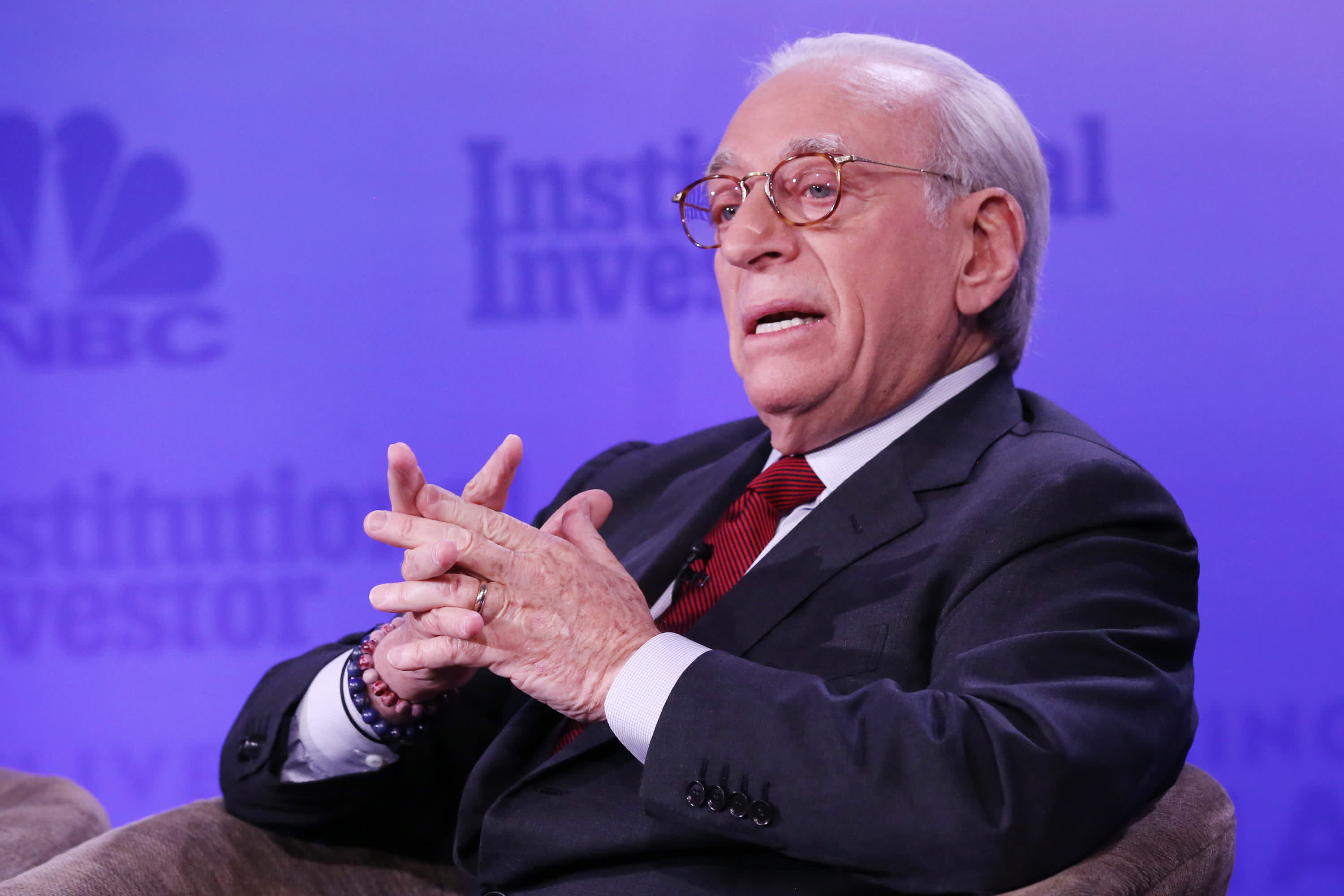 Wendy's board chair Nelson Peltz resigns, marking a new chapter for the burger chain.