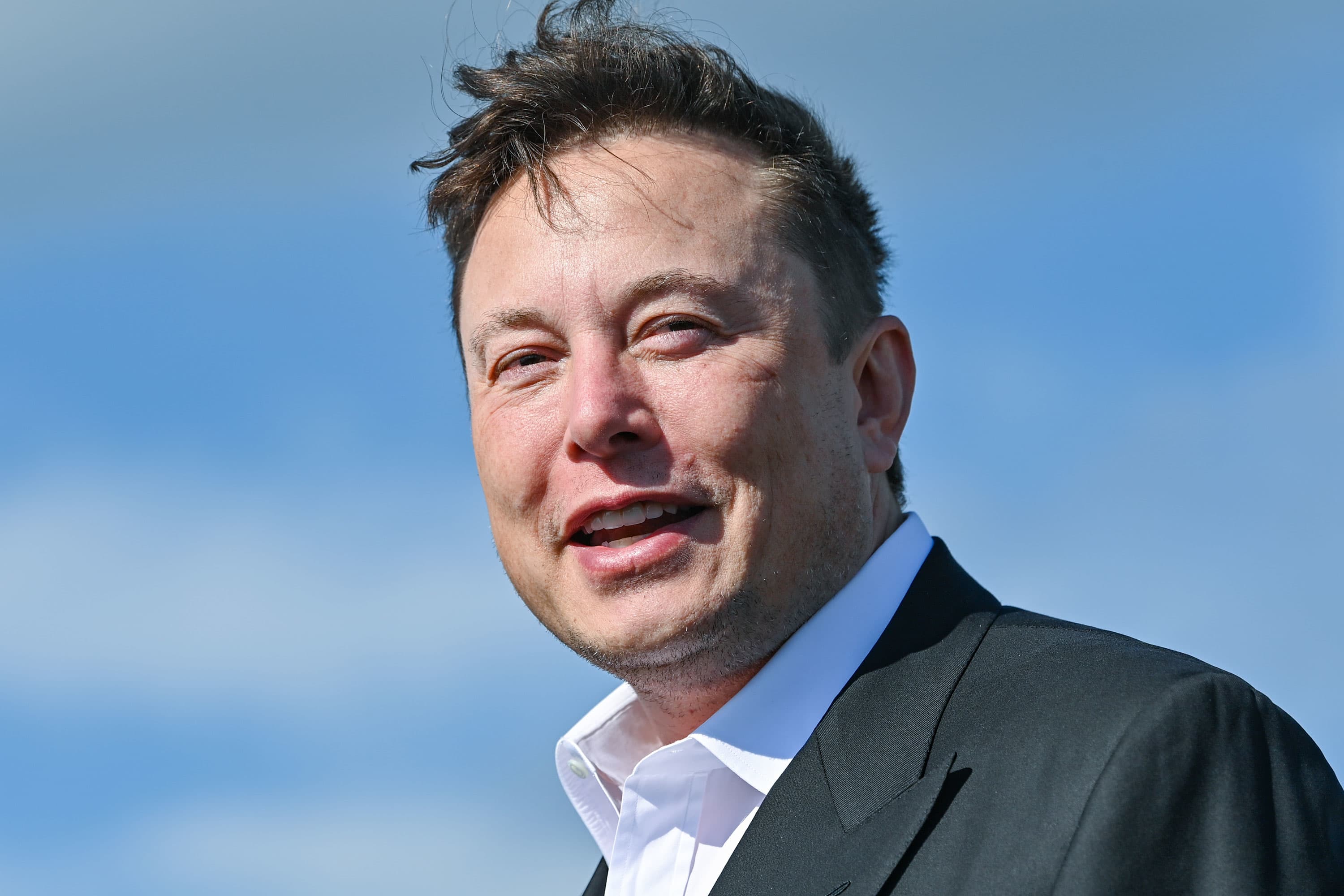 Elon Musk advises owning physical assets during high inflation, but he is not selling his cryptocurrency.