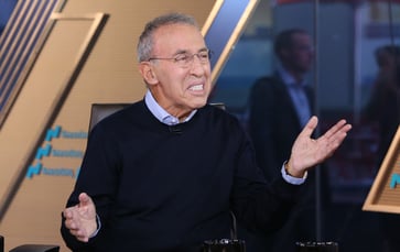 Large Tesla shareholder Ron Baron reacts to Elon Musk joining Twitter's board, stating that it is meaningless.