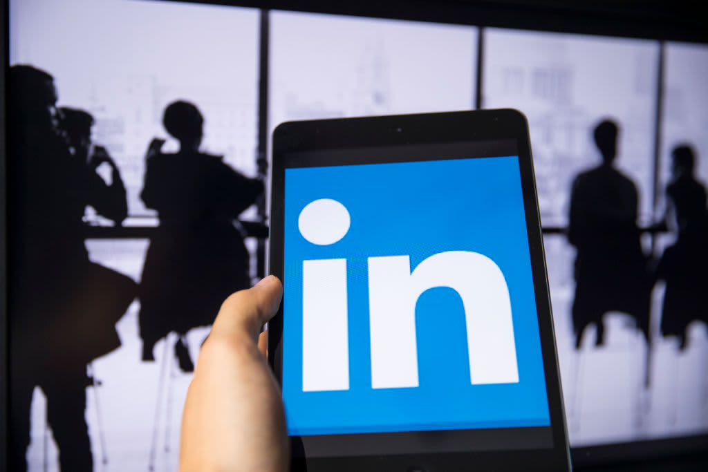 Unsolicited flirtatious DMs on LinkedIn are turning some users off the platform.