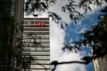 UBS surpasses expectations with a $1.14 billion profit in the second quarter.