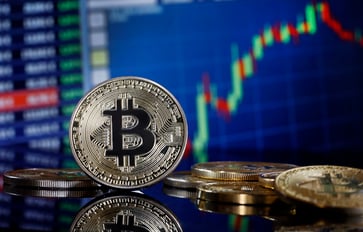 The price of Bitcoin increases slightly as other risk assets, including cryptocurrencies, attempt to recover from their recent decline.