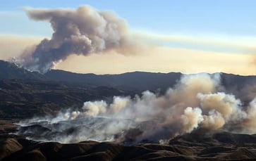 The selling of insurance stocks plummets as the potential losses from the LA wildfires rise.