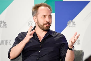 Dropbox cuts its global workforce by 20%, resulting in the elimination of over 500 positions.