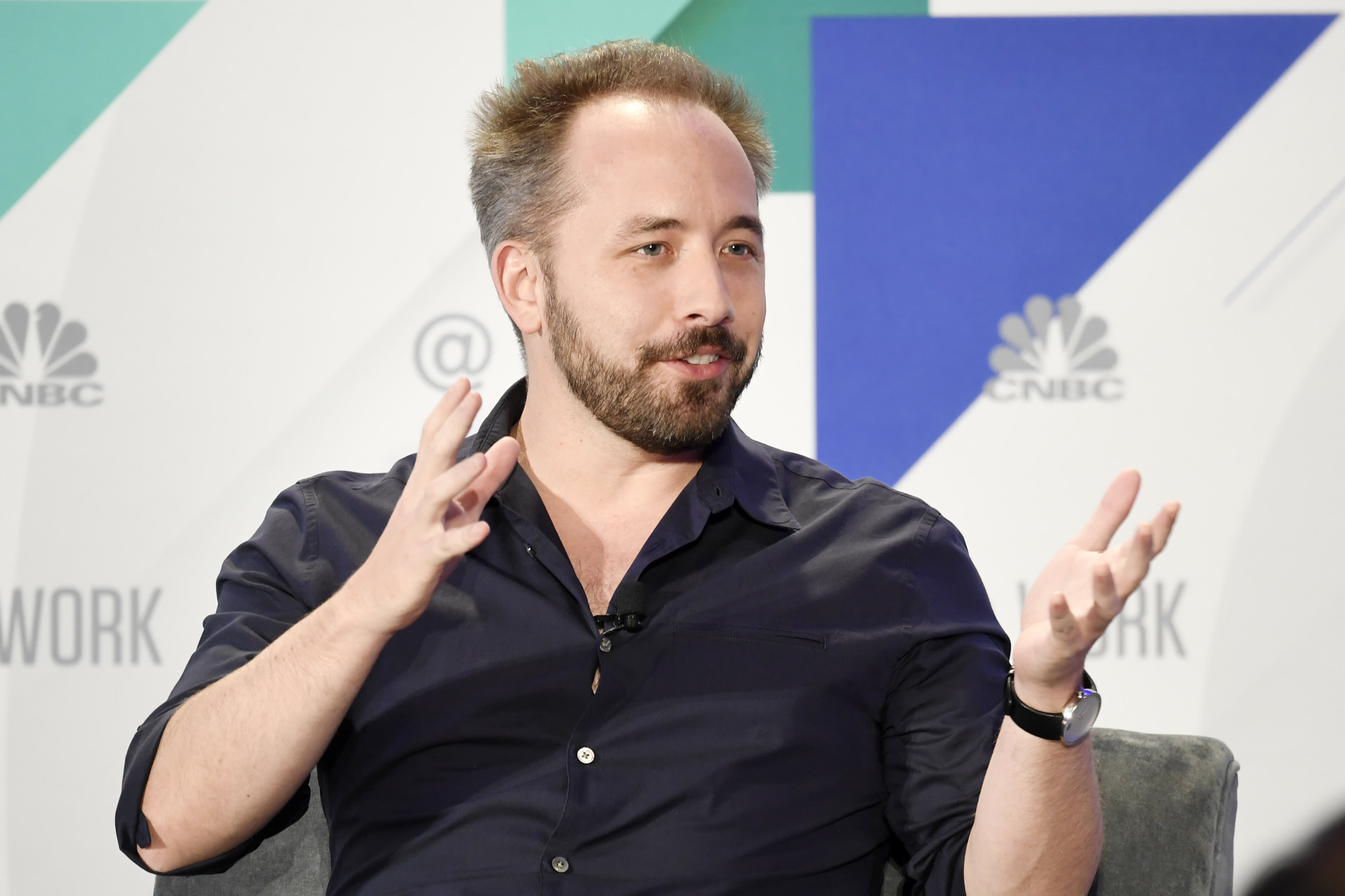 Dropbox cuts its global workforce by 20%, resulting in the elimination of over 500 positions.