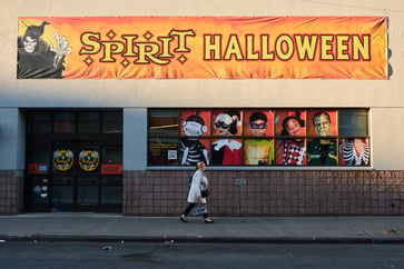 How Spirit Halloween is leveraging the real estate market to drive its business growth.