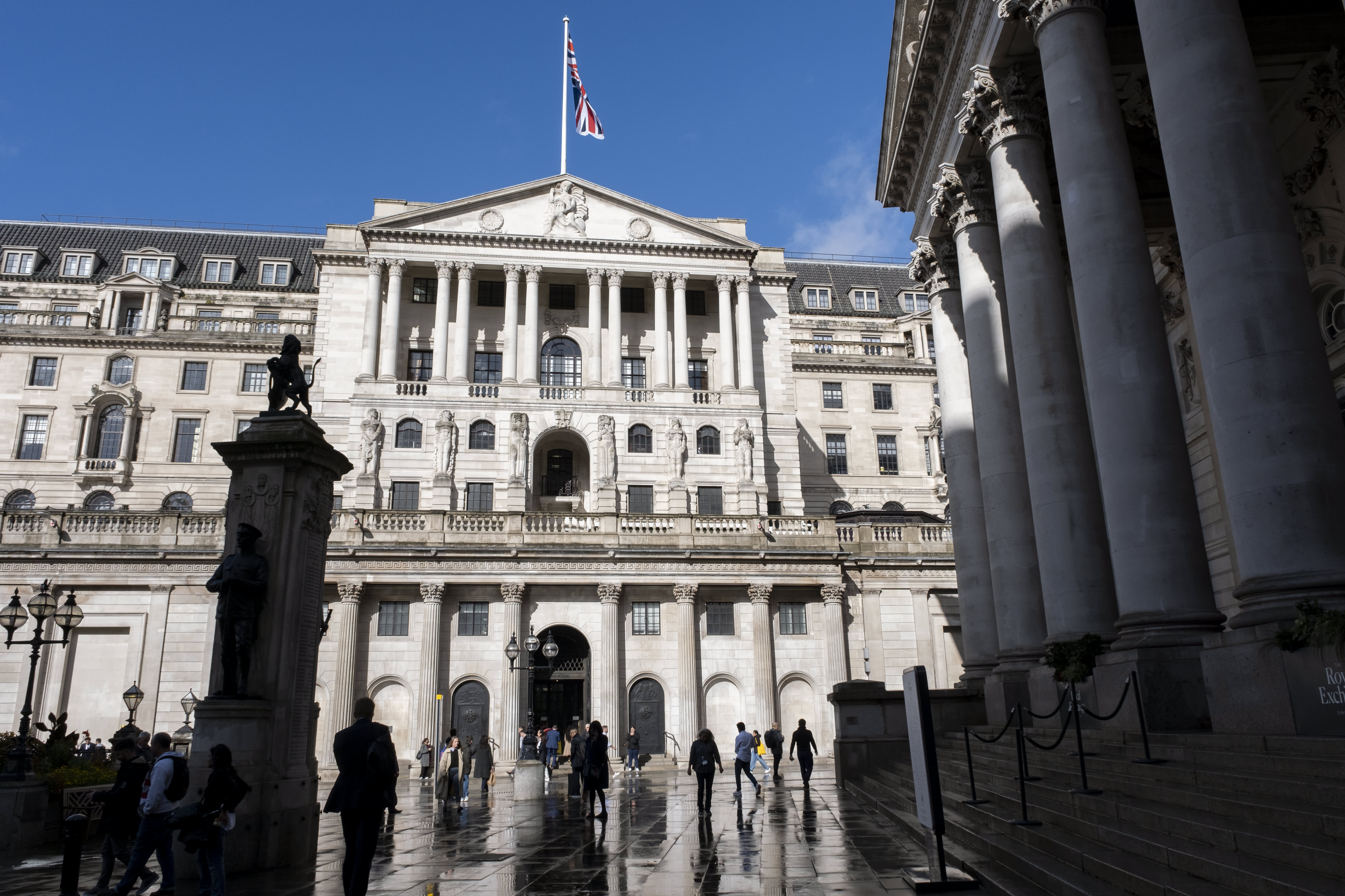 UK borrowing costs surge following Labour government's tax-hiking budget announcement.